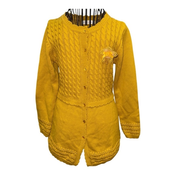 Whale’c Sweaters - Vibrant Yellow Crew Neck Sweater with Classic Design